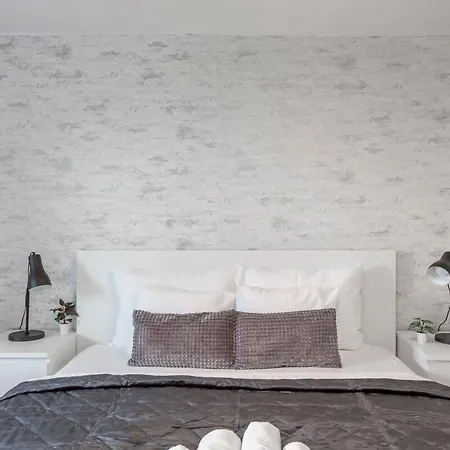 Apartment Deluxe Heroes Square Budapest