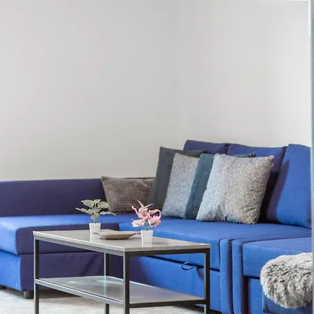 Deluxe Heroes Square Apartment