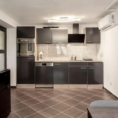 Deluxe Heroes Square Apartment *